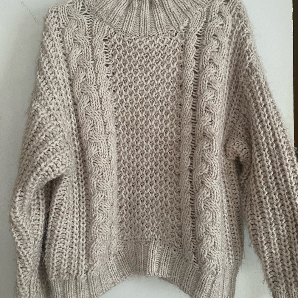 Cozy Cable Knit Sweater - Beige